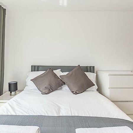 Modern Apartment Canary Wharf London Exterior photo