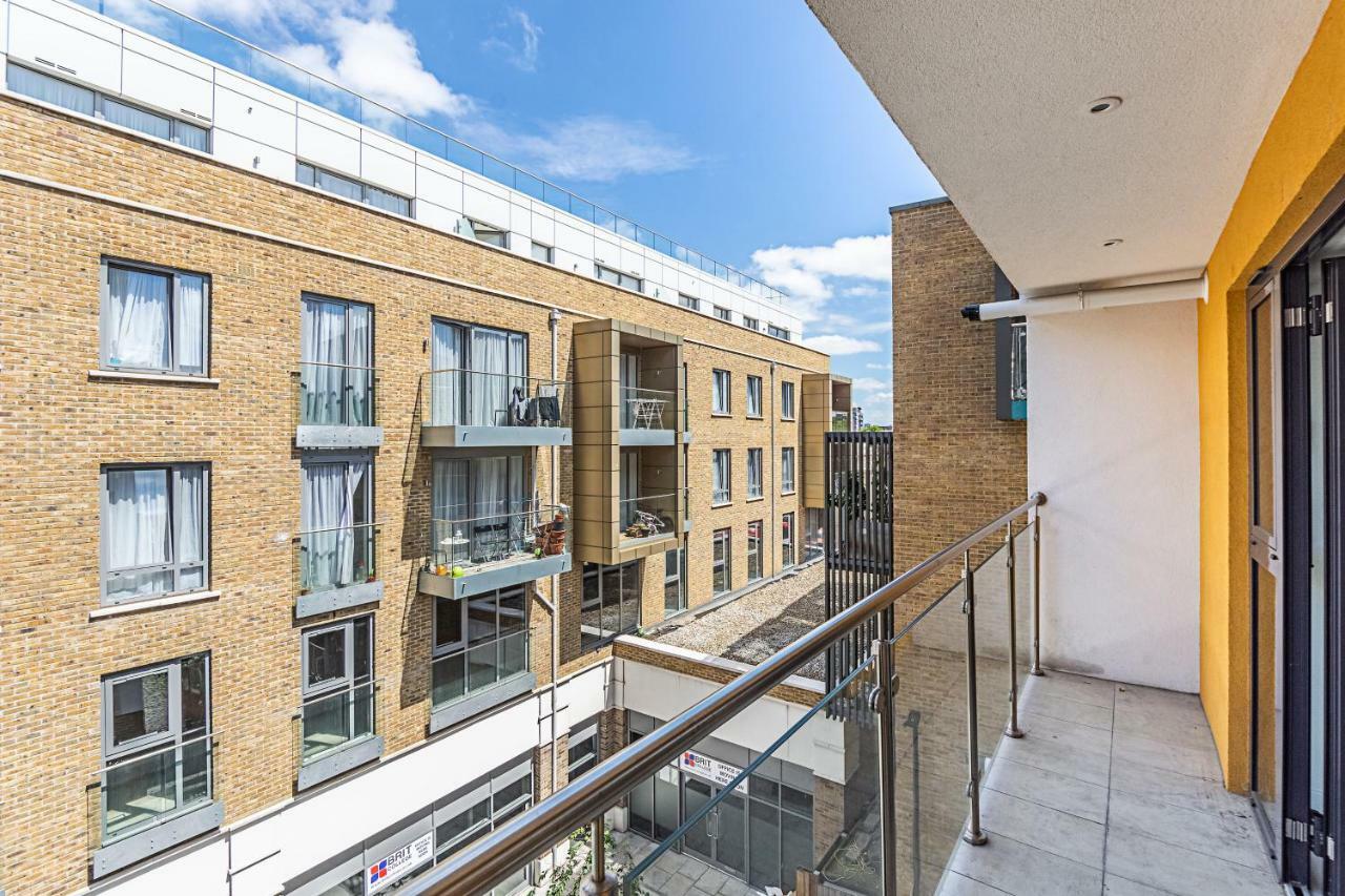 Modern Apartment Canary Wharf London Exterior photo