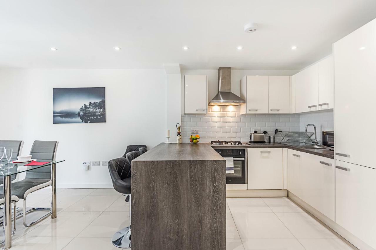 Modern Apartment Canary Wharf London Exterior photo