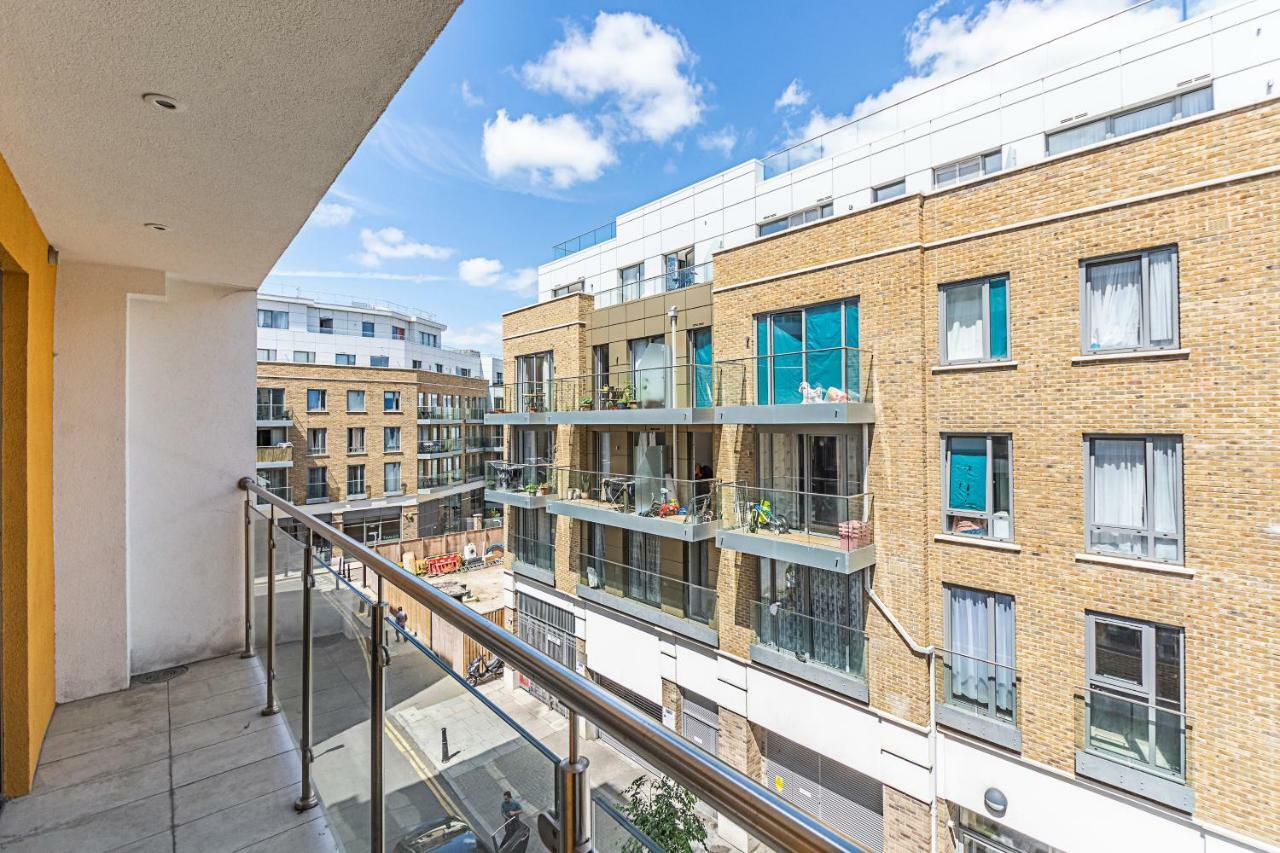 Modern Apartment Canary Wharf London Exterior photo