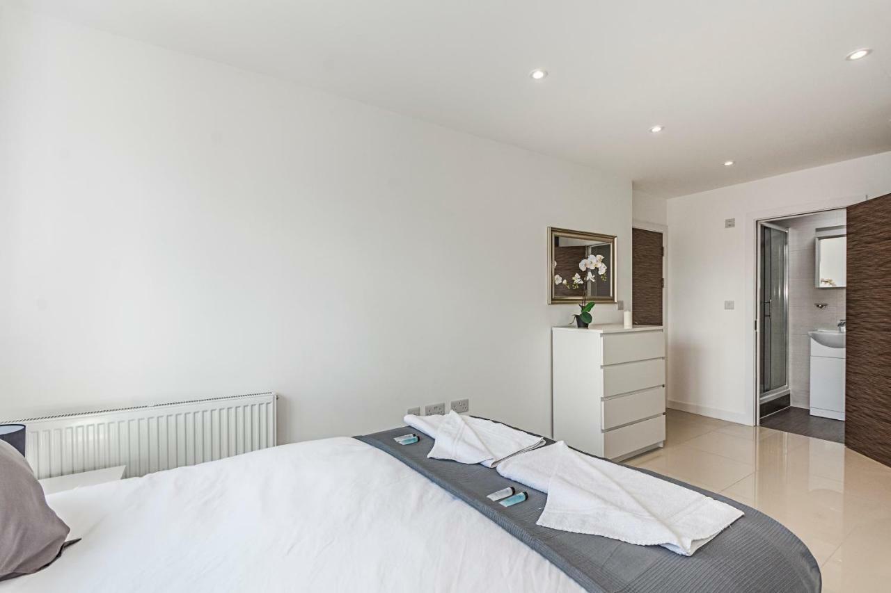 Modern Apartment Canary Wharf London Exterior photo