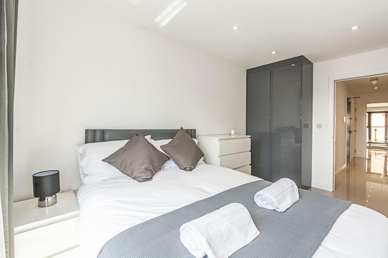 Modern Apartment Canary Wharf London Exterior photo