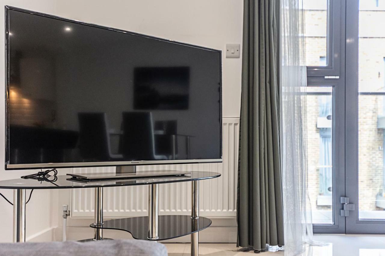 Modern Apartment Canary Wharf London Exterior photo