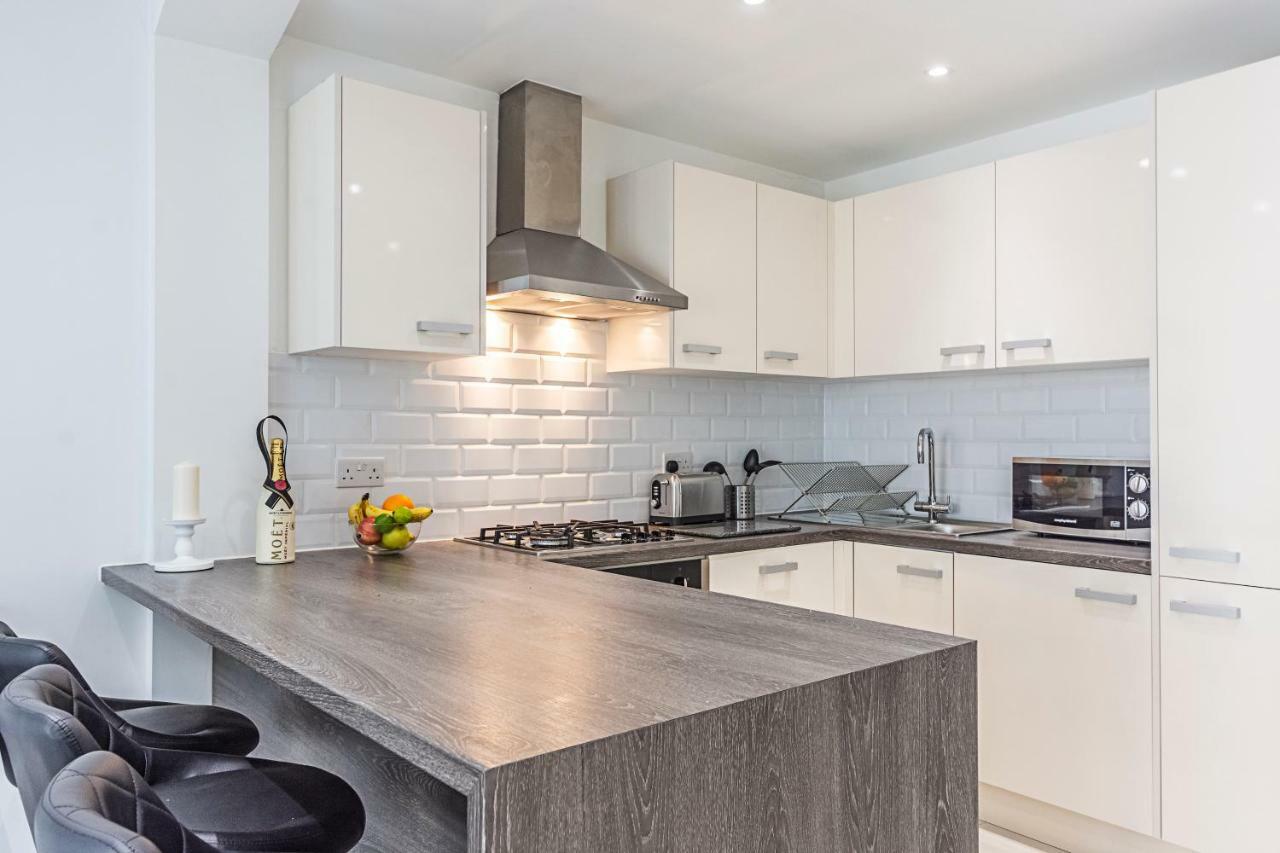 Modern Apartment Canary Wharf London Exterior photo